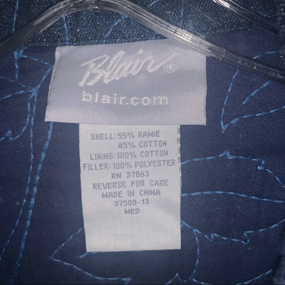 Women’s M BLAIR Dark Denim Quilted Jacket Polyester Filled Button Up EXC TRENDY - Picture 9 of 9